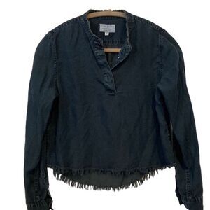 The blue shirt shop third and Sullivan long sleeve crop quarter button tencil XS